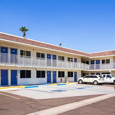 Motel 6 Mesa North Bagian luar foto