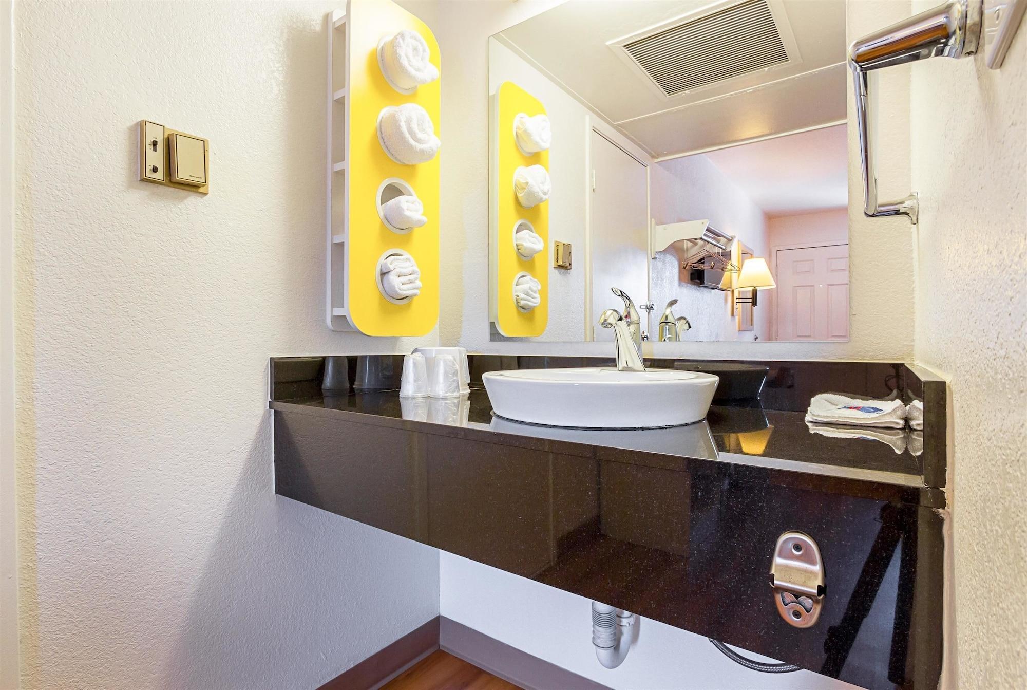 Motel 6 Mesa North Bagian luar foto