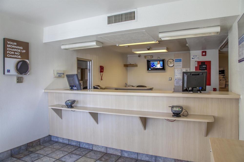 Motel 6 Mesa North Bagian luar foto