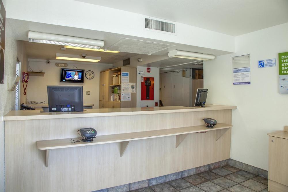 Motel 6 Mesa North Bagian luar foto