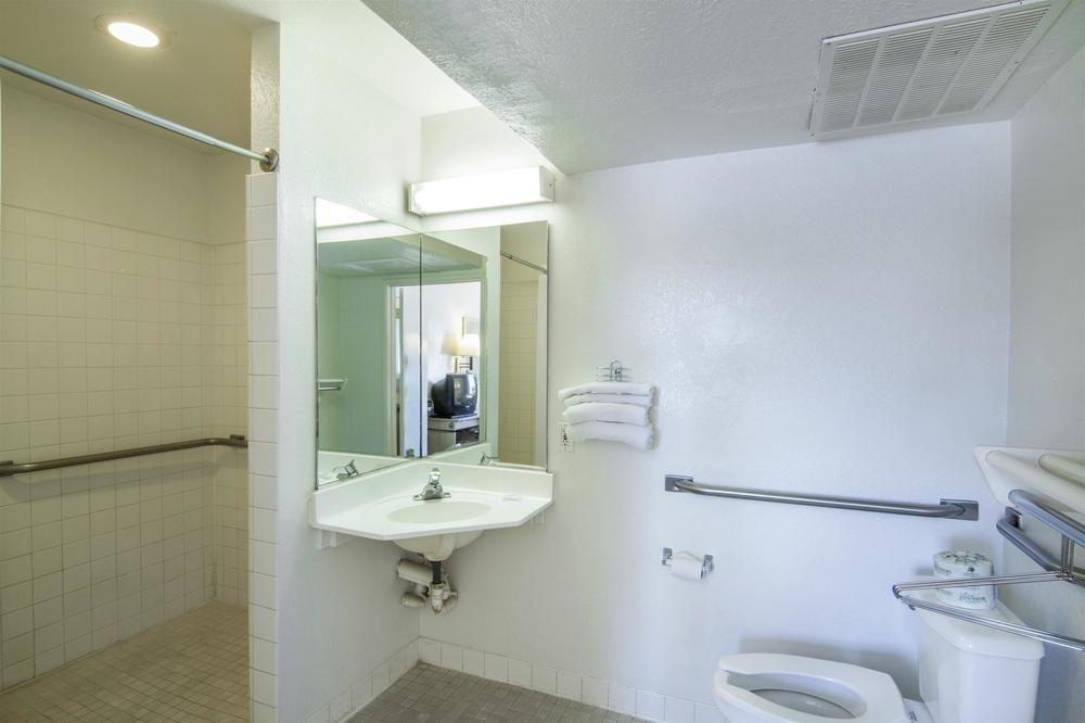 Motel 6 Mesa North Bagian luar foto