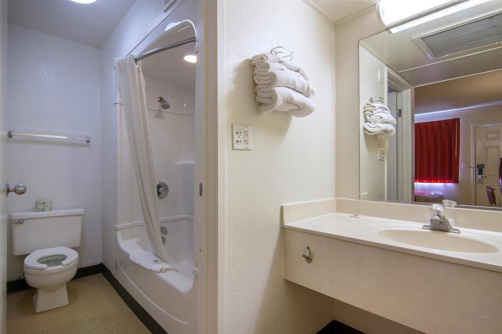 Motel 6 Mesa North Bagian luar foto