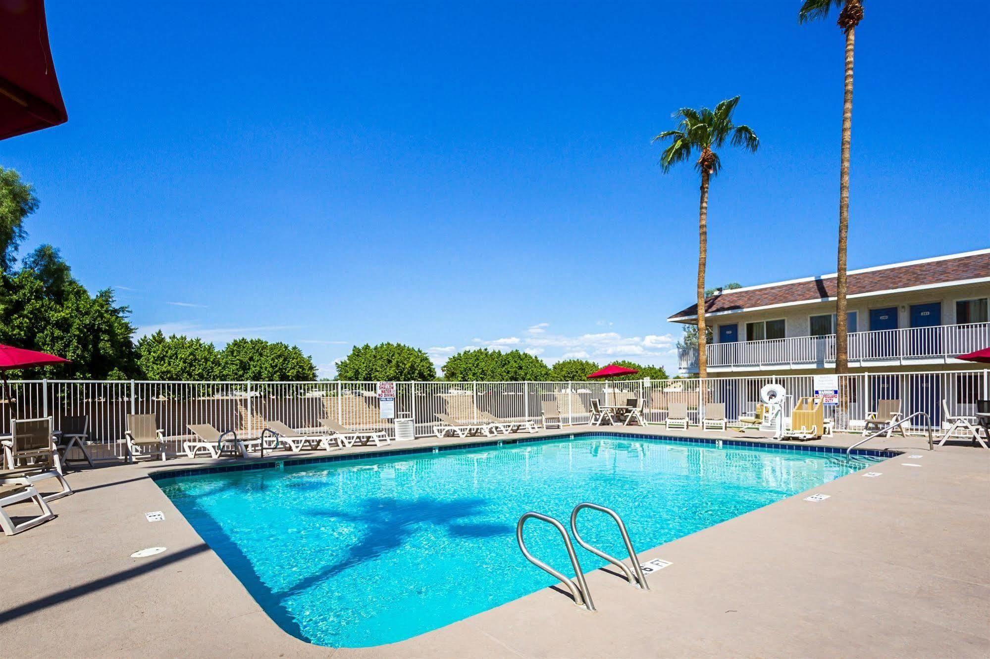 Motel 6 Mesa North Bagian luar foto