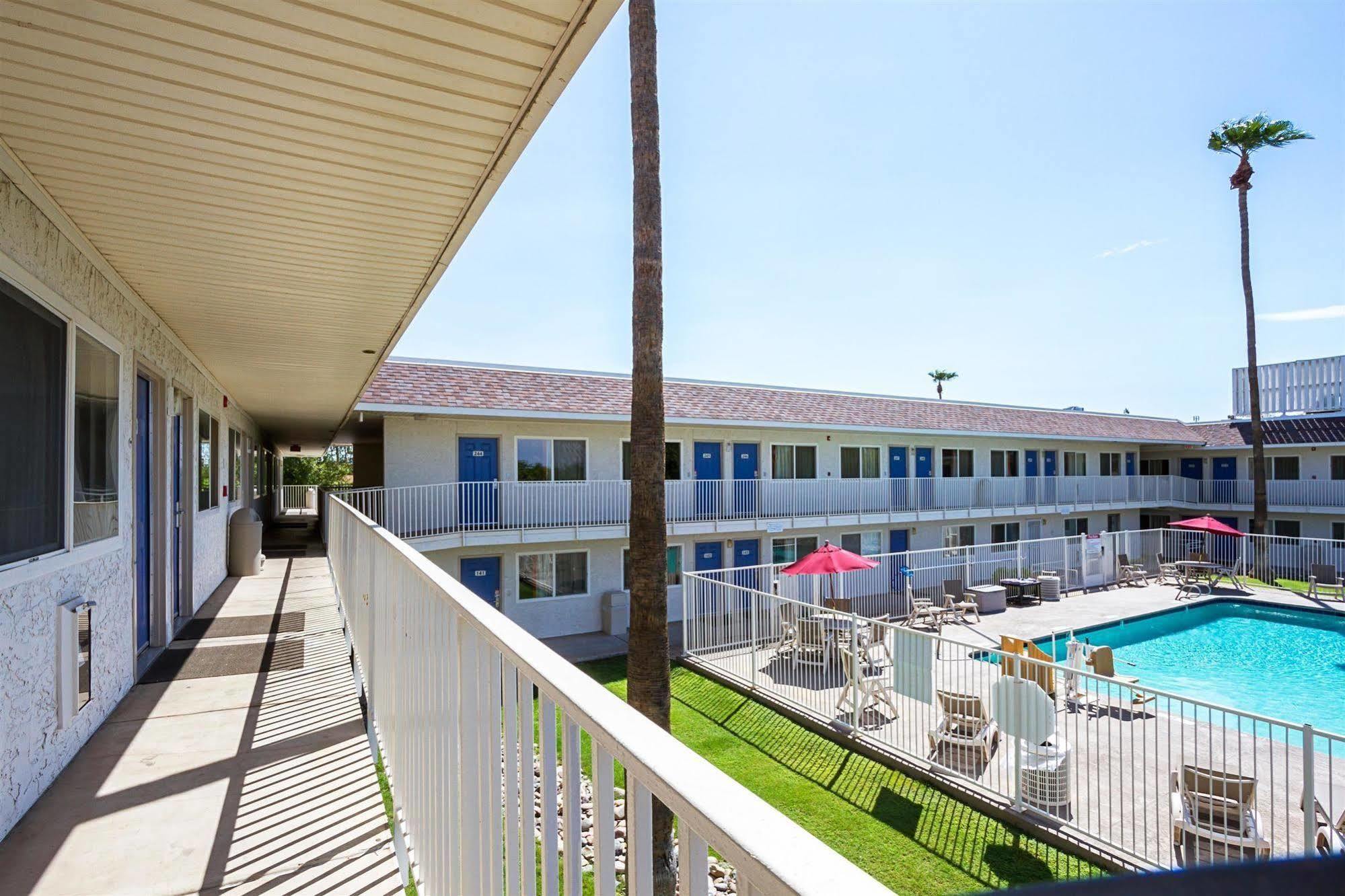 Motel 6 Mesa North Bagian luar foto