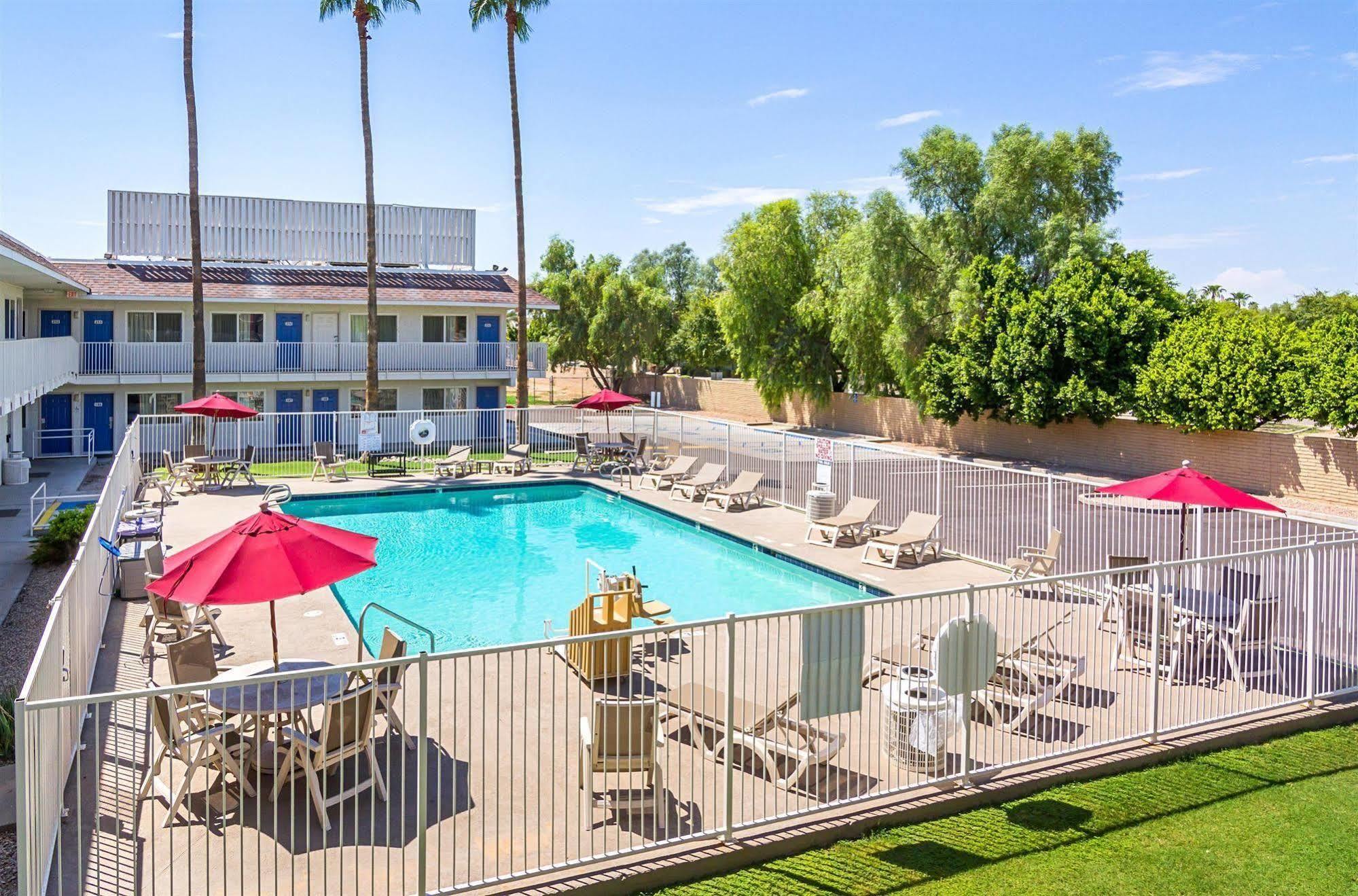 Motel 6 Mesa North Bagian luar foto