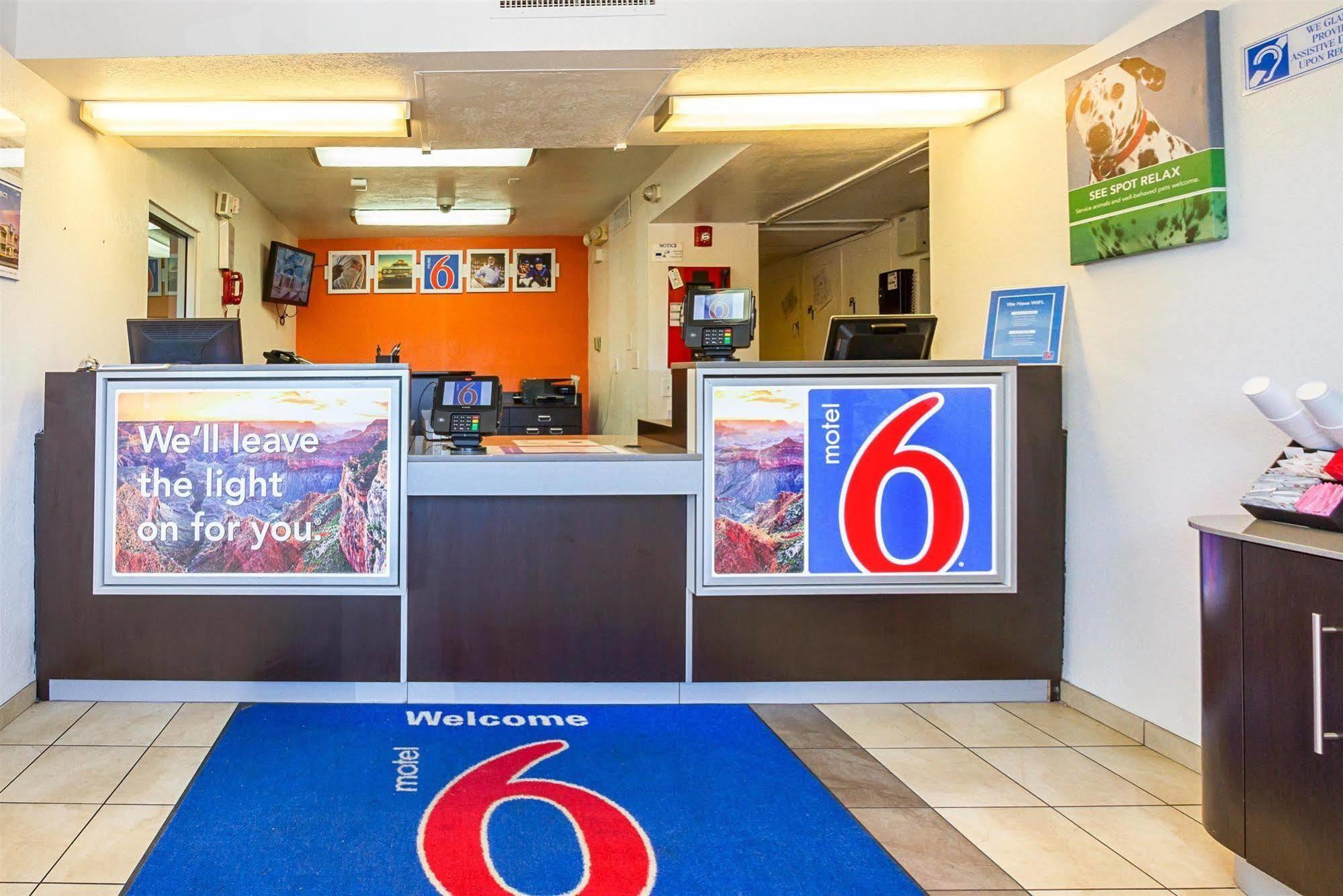 Motel 6 Mesa North Bagian luar foto