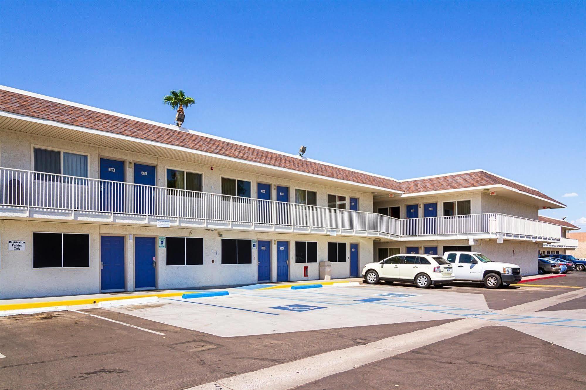 Motel 6 Mesa North Bagian luar foto