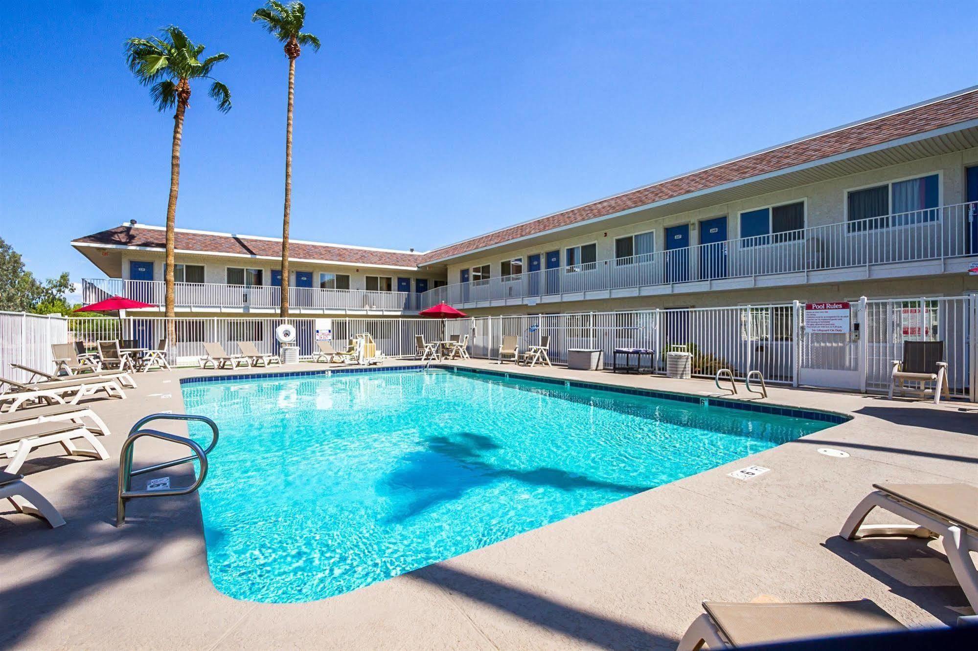 Motel 6 Mesa North Bagian luar foto