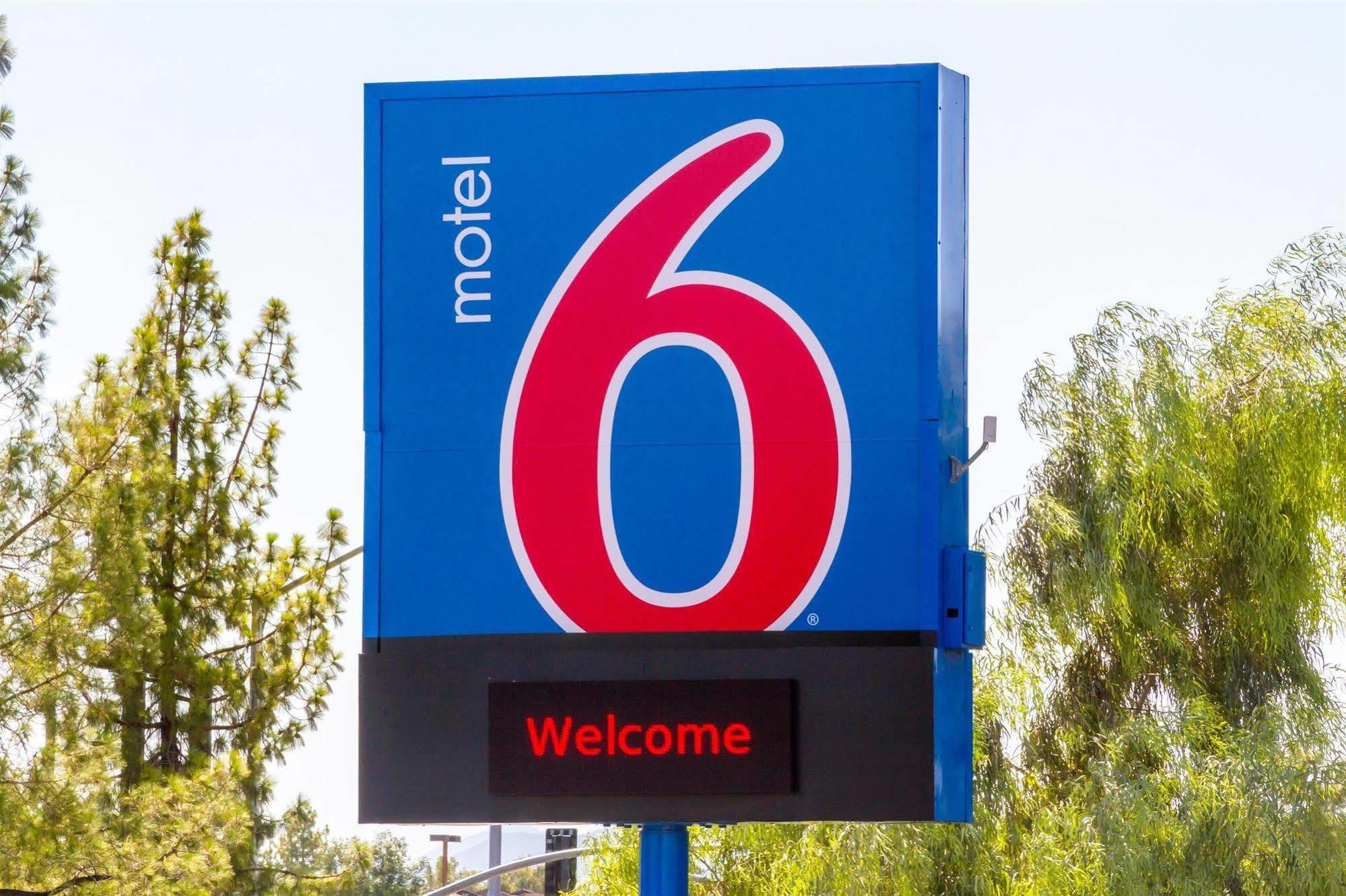 Motel 6 Mesa North Bagian luar foto
