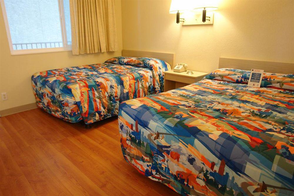 Motel 6 Mesa North Bagian luar foto
